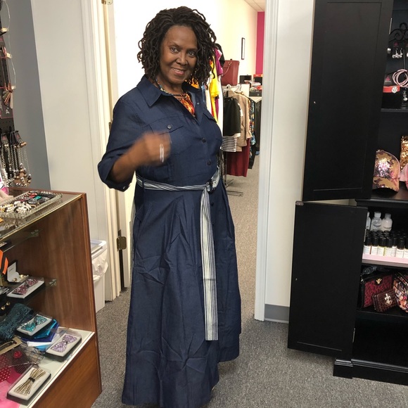 Clothing - Picture 8 of 8